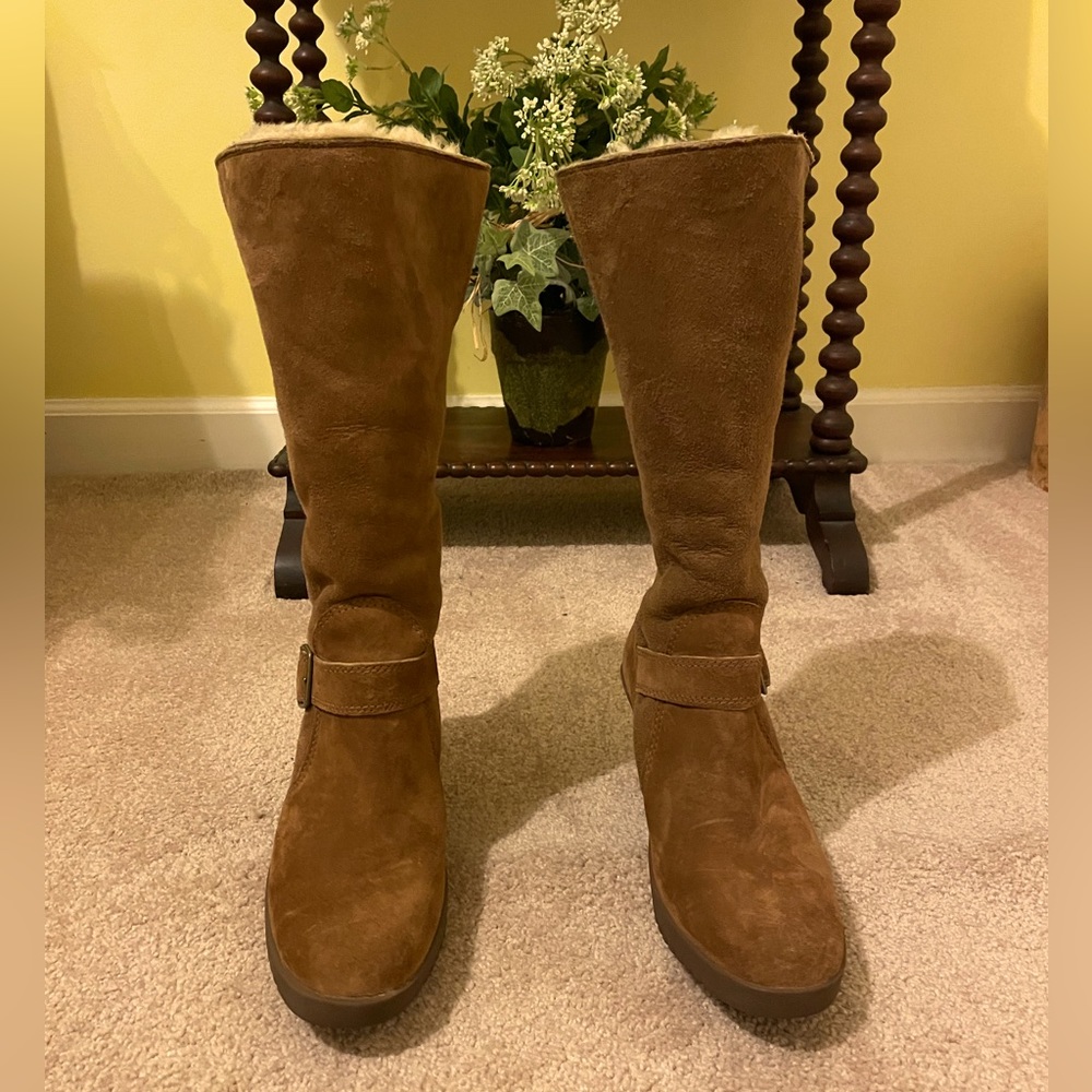 Ugg Boots with Wedge Heel. Size 8